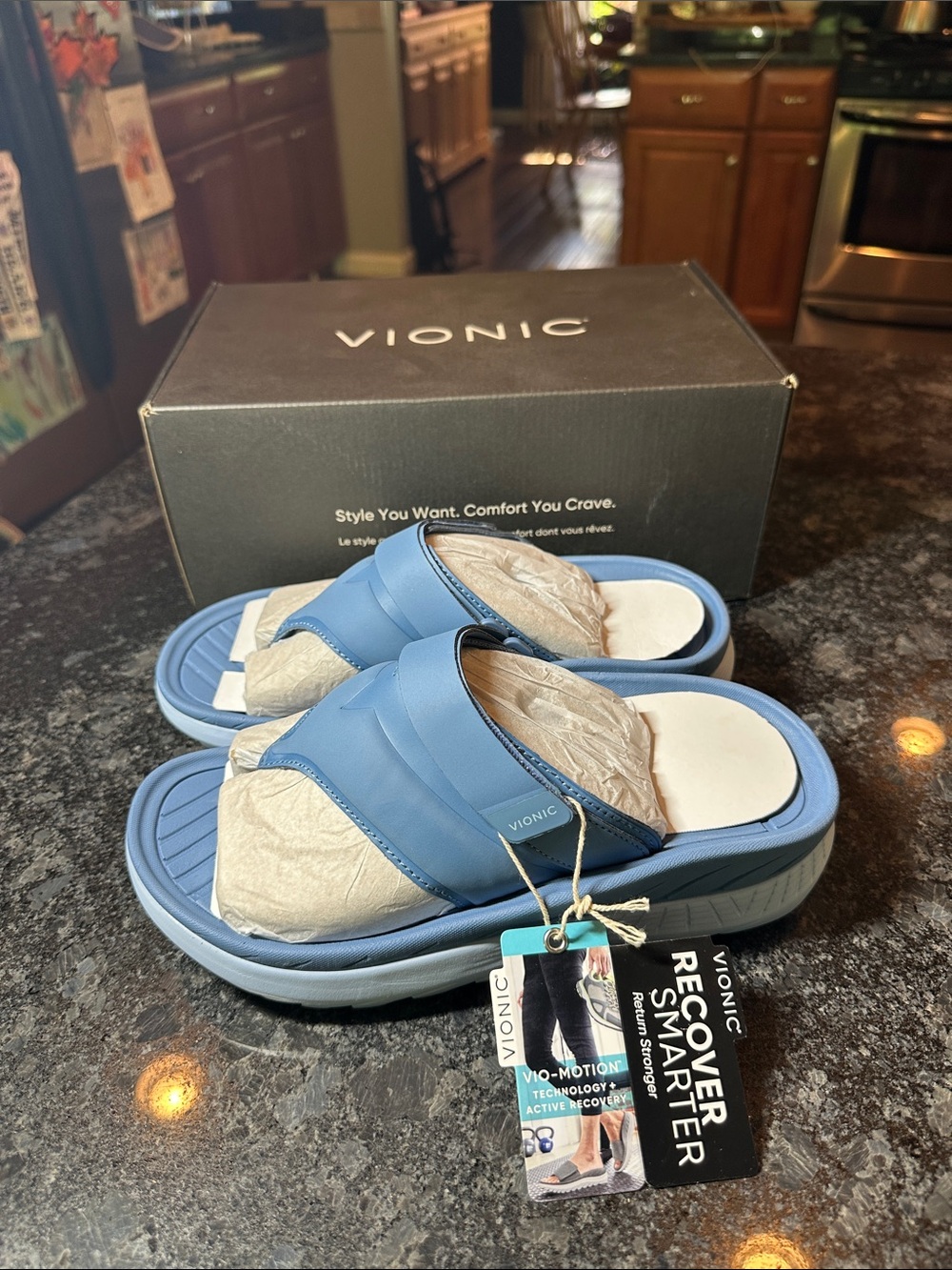 NEW! Vionic Restore II Flip Flop Size 7 Blue